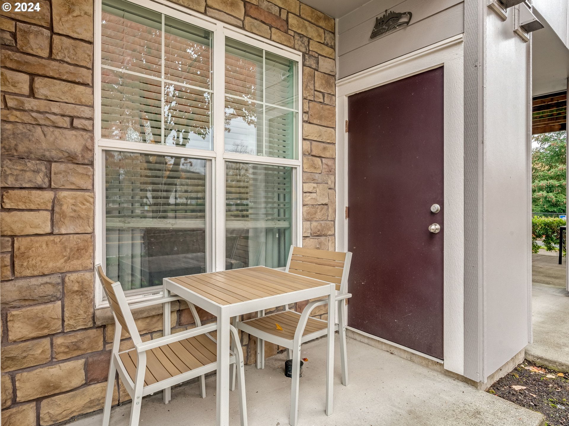 Hillsboro, Oregon 97006, United States, 2 Bedrooms Bedrooms, ,1 BathroomBathrooms,Residential,Pending,34529