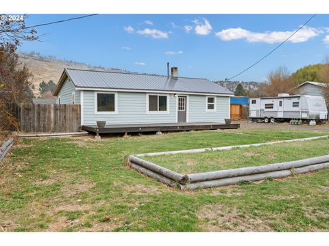 A home in Prineville