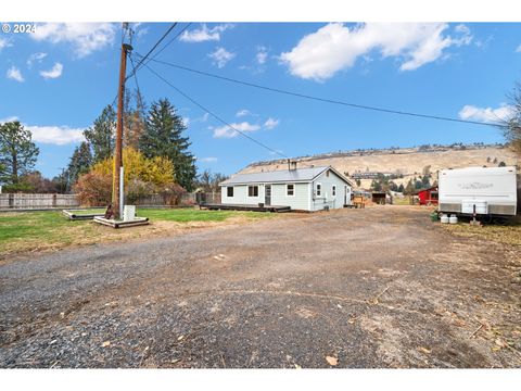 A home in Prineville