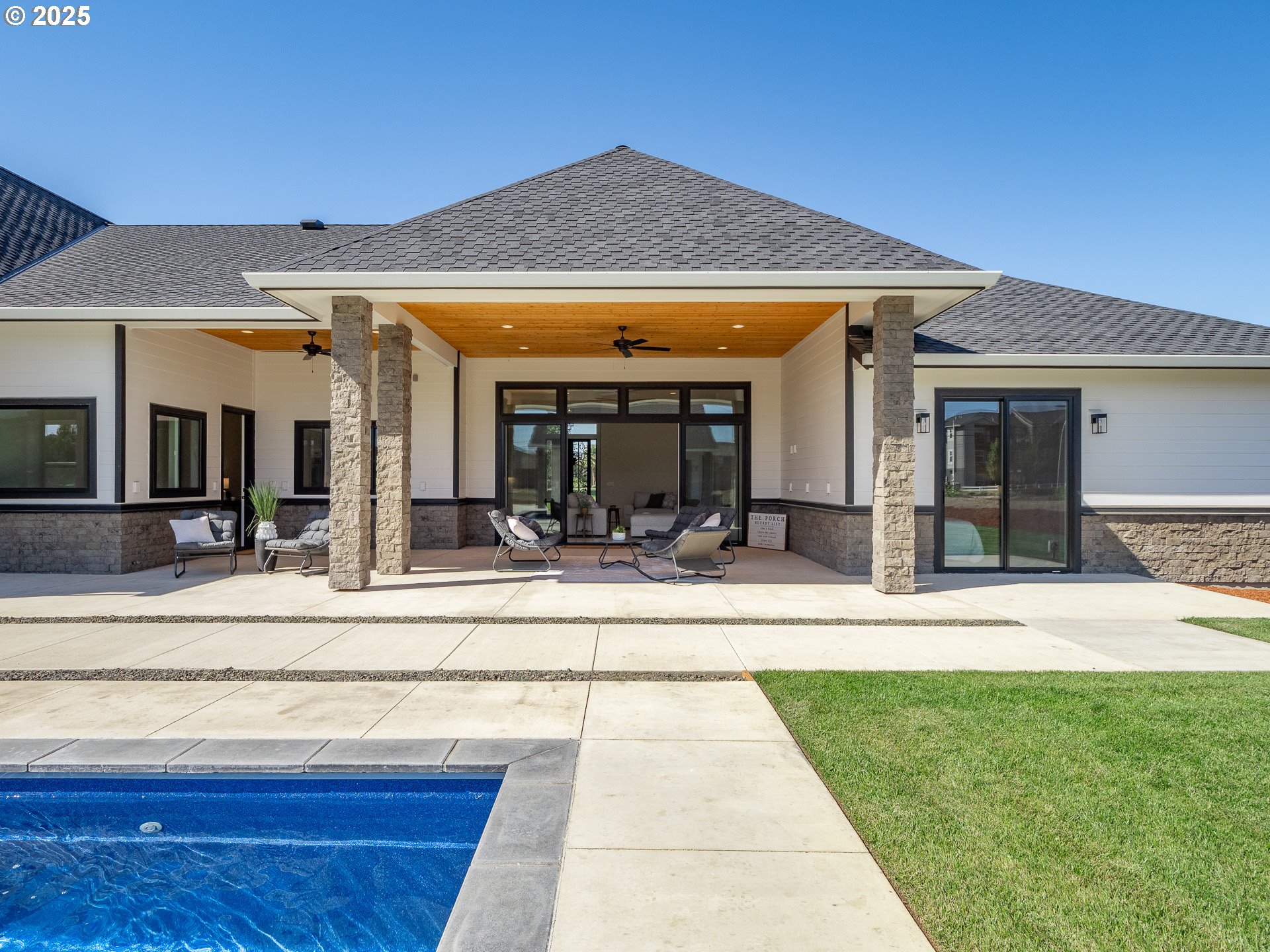 2110 SW HOMER ROSS LOOP