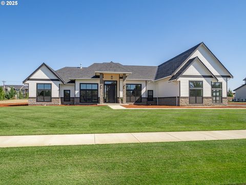 Photo of 2110 SW Homer Ross Loop, McMinnville, OR 97128 (MLS # 215903255)