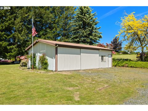 A home in Estacada