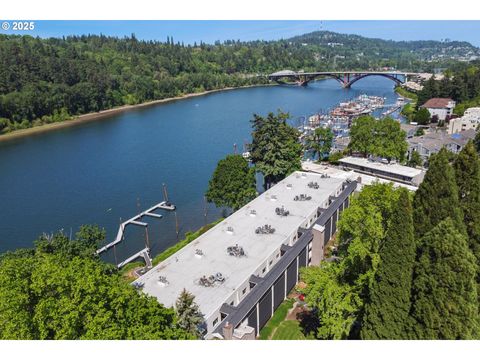790 SE WEBBER ST 312 Portland OR 97202