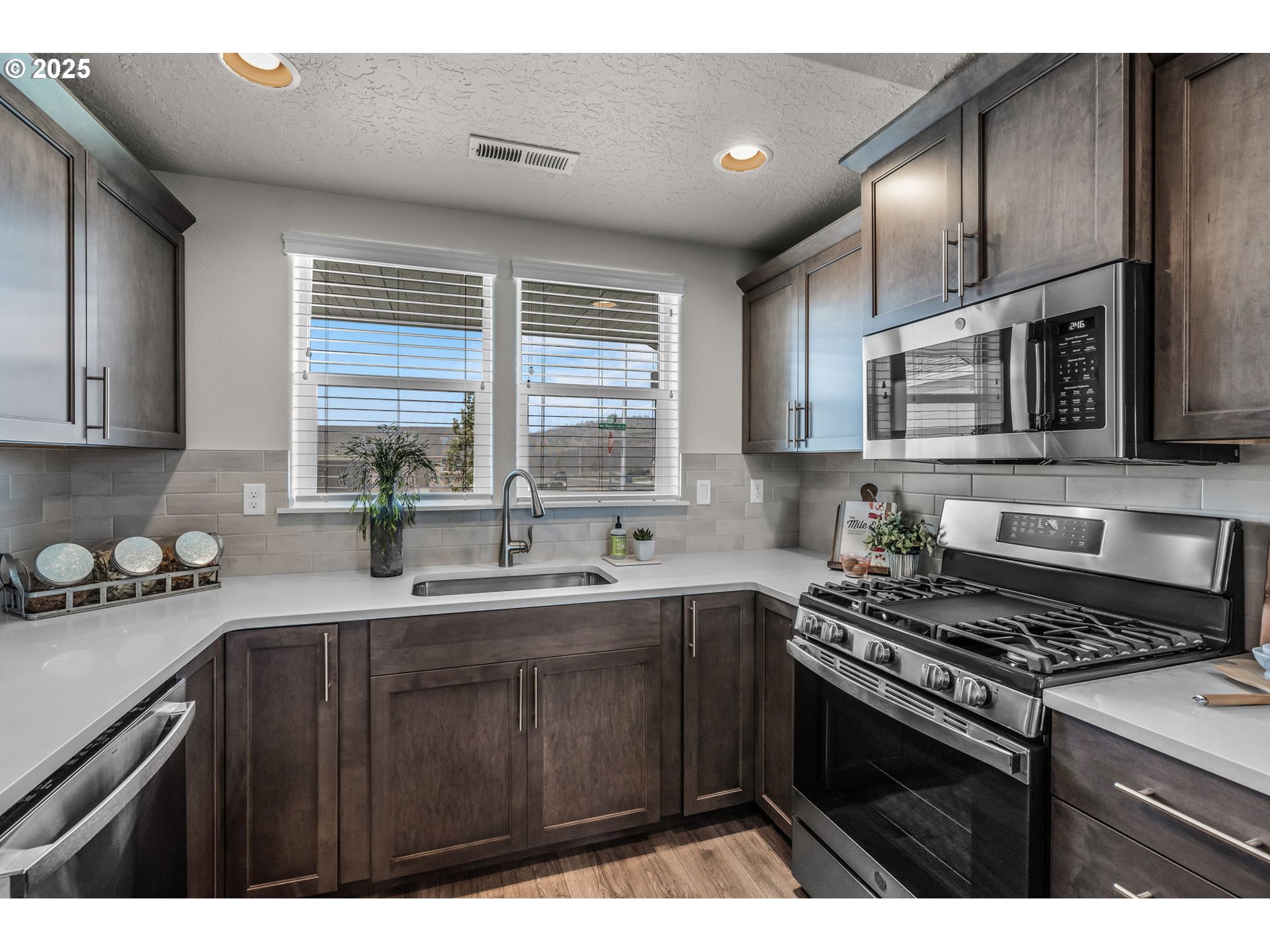 Oceanside, Oregon 97134, United States, 3 Bedrooms Bedrooms, ,2 BathroomsBathrooms,Residential,Active,116506