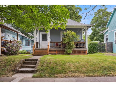 4415 SE SALMON ST Portland OR 97215