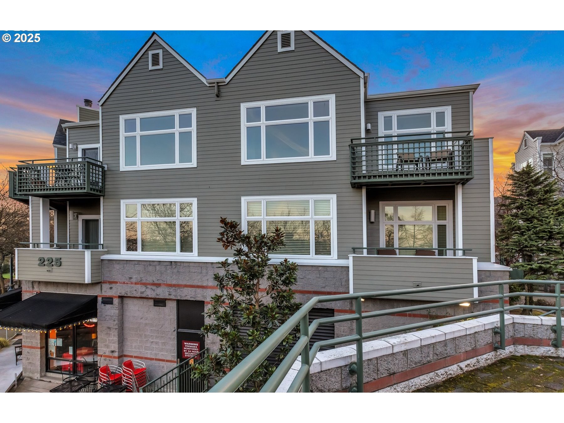 225 S MONTGOMERY ST ES-10