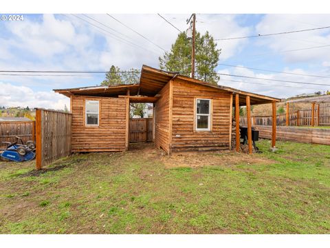 A home in Roseburg