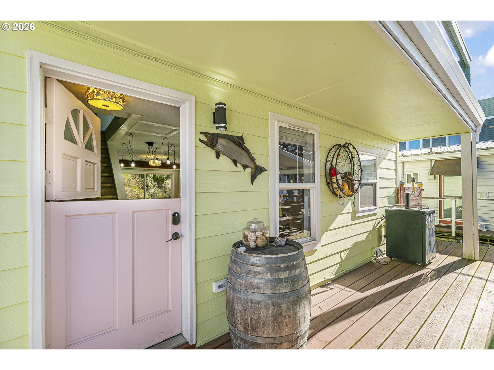 376 N Tomahawk Island DR