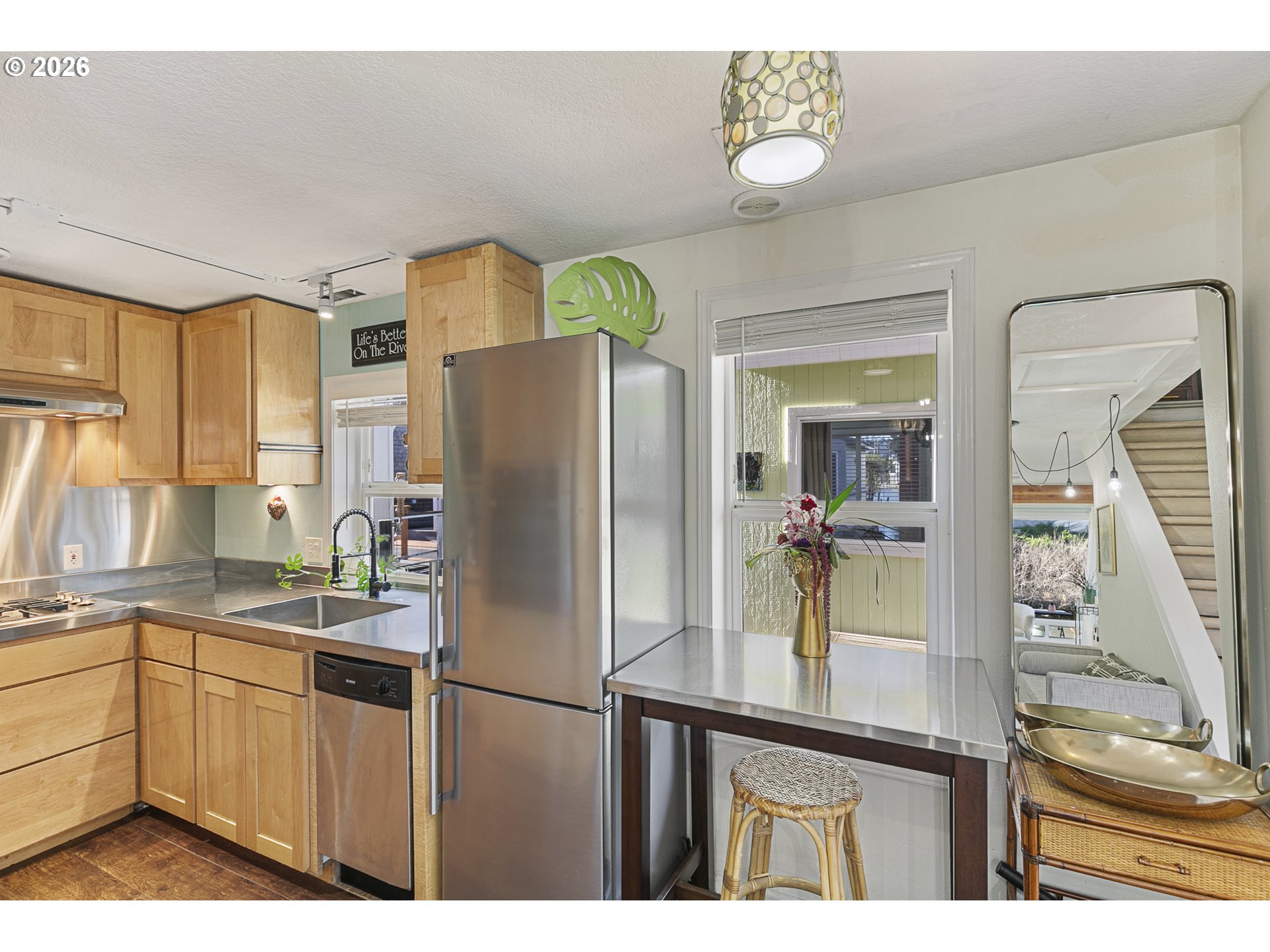 376 N Tomahawk Island DR