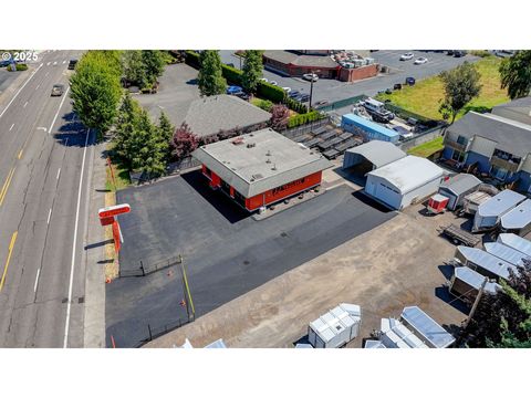 786 NE BURNSIDE RD Gresham OR 97030