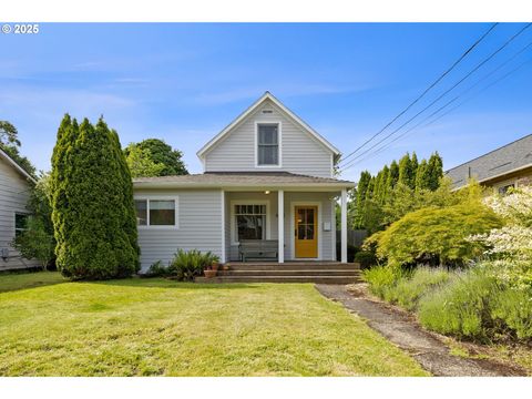 852 NE EMERSON ST Portland OR 97211