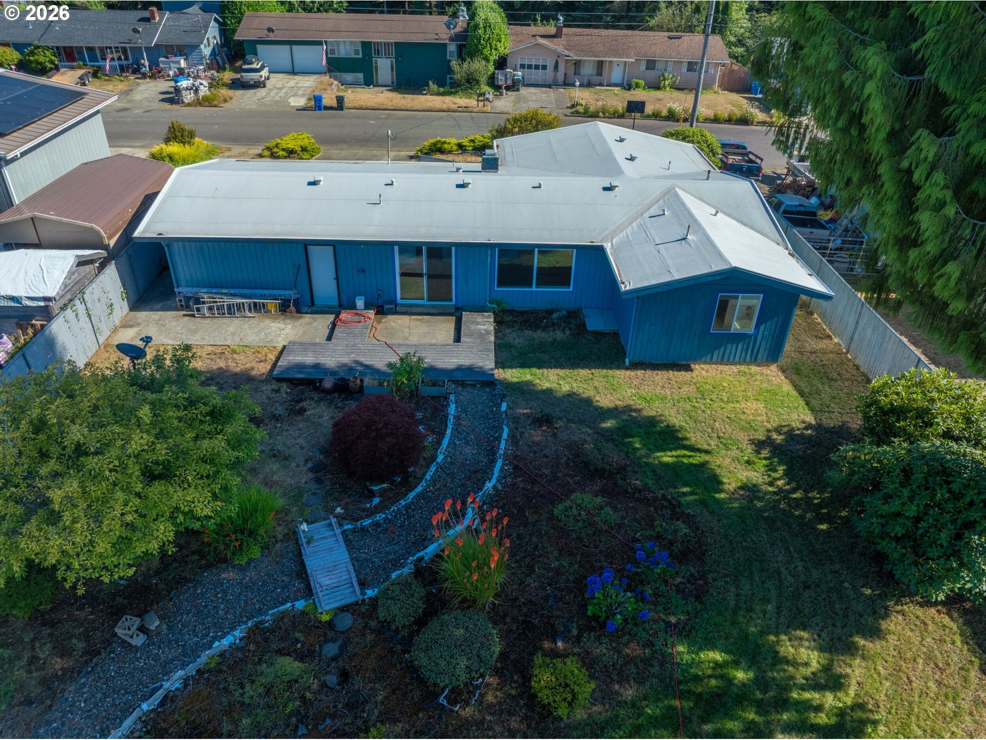 2800 RIDGEWAY DR