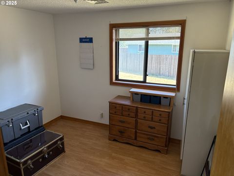 Tiny photo for 521 S 7th St, Creswell, OR 97426 (MLS # 230269206)