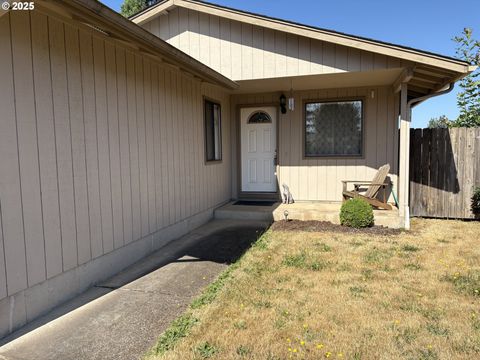 Tiny photo for 521 S 7th St, Creswell, OR 97426 (MLS # 230269206)