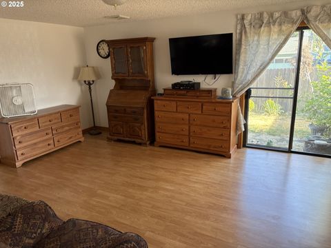 Tiny photo for 521 S 7th St, Creswell, OR 97426 (MLS # 230269206)
