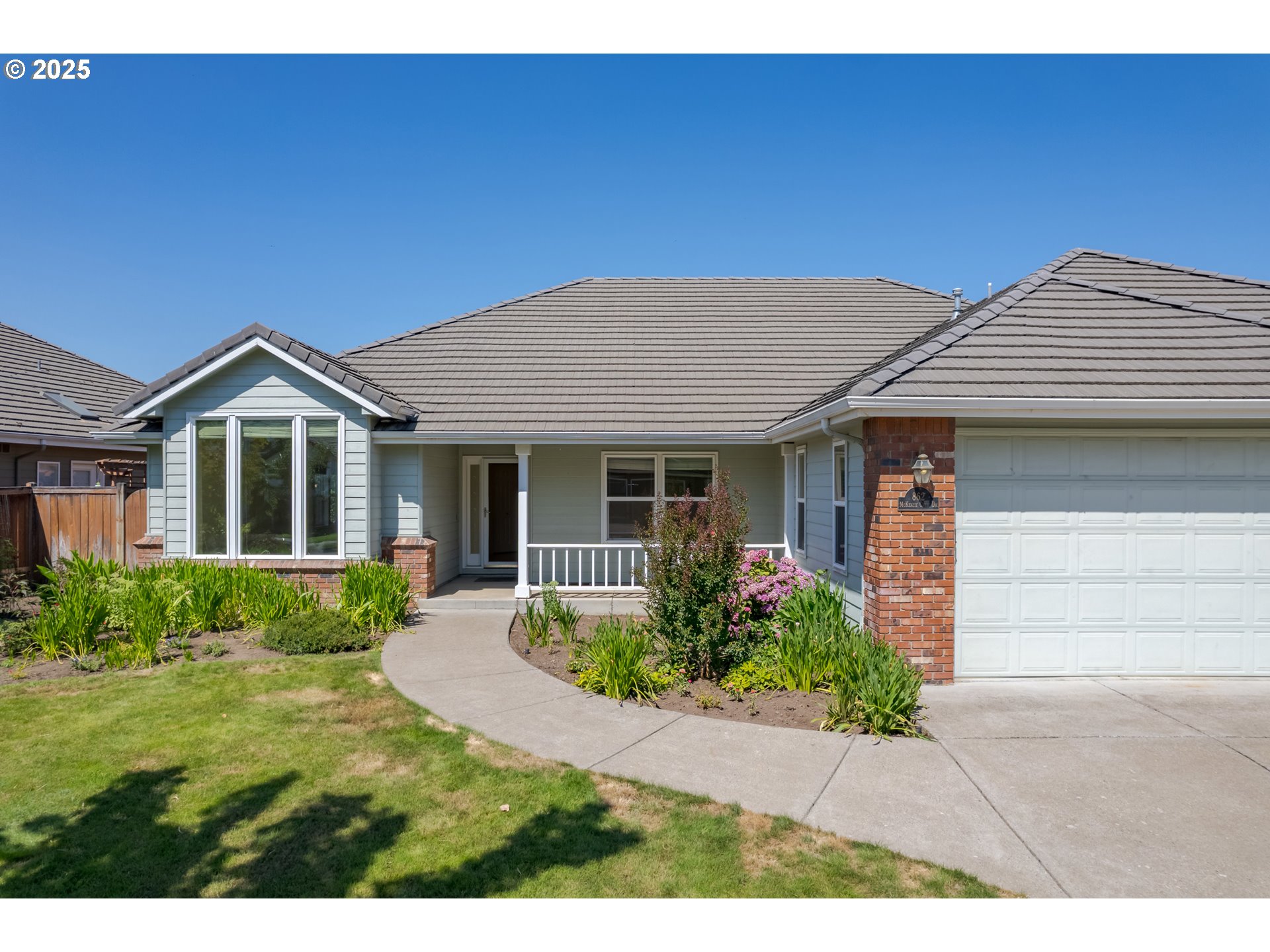 862 MCKENZIE CREST DR