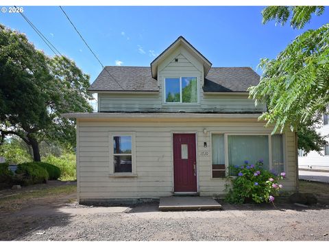Photo of 1710 SW 2nd St, McMinnville, OR 97128 (MLS # 643479544)