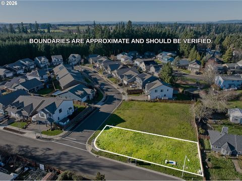 2621 N LYDIA LOOP Hubbard OR 97032