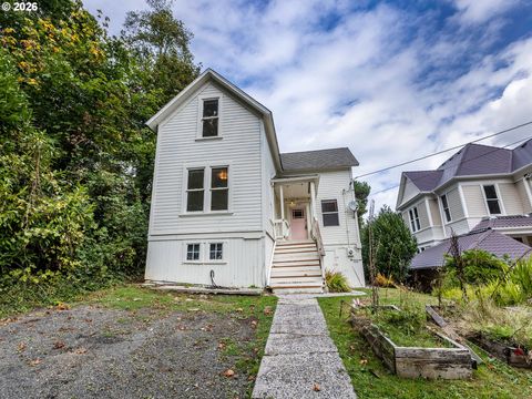 3724 GRAND AVE Astoria OR 97103