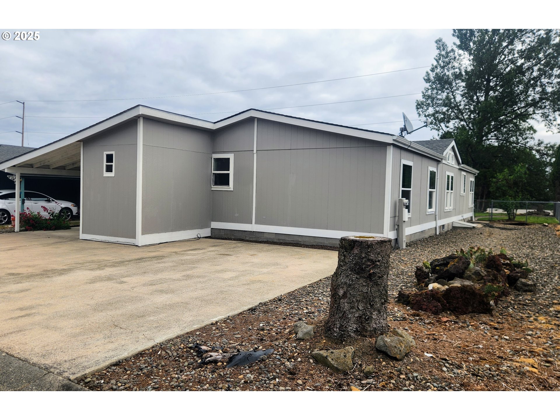 375 METLAKO WAY 17