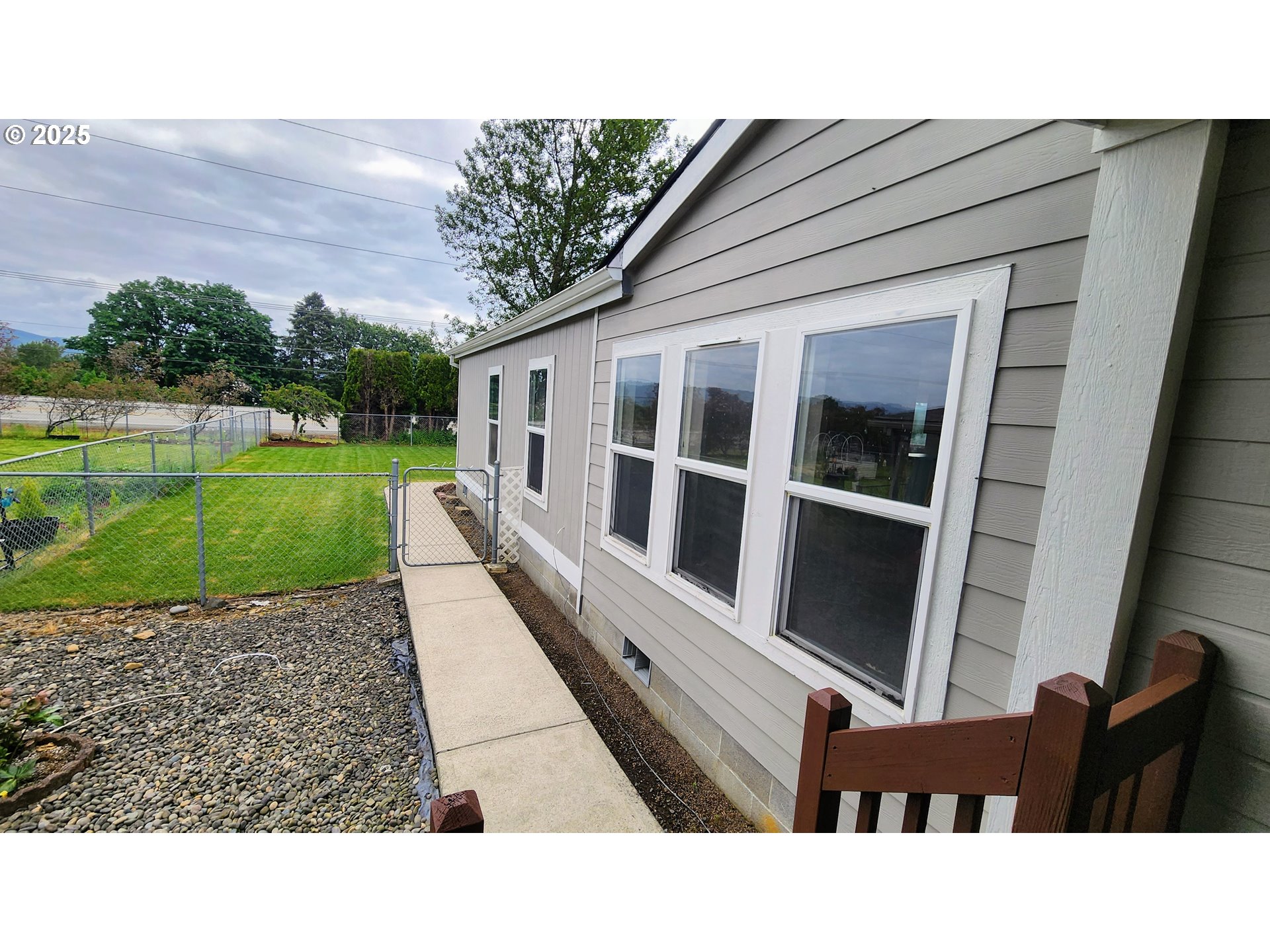 375 METLAKO WAY 17