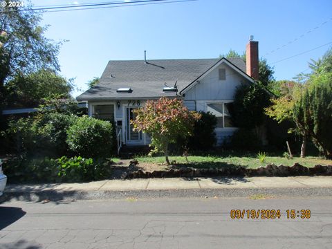 A home in Roseburg