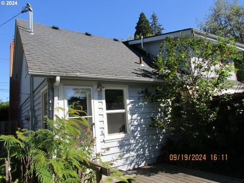 A home in Roseburg