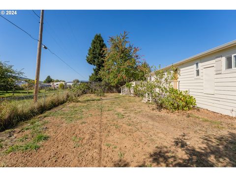 A home in Sutherlin