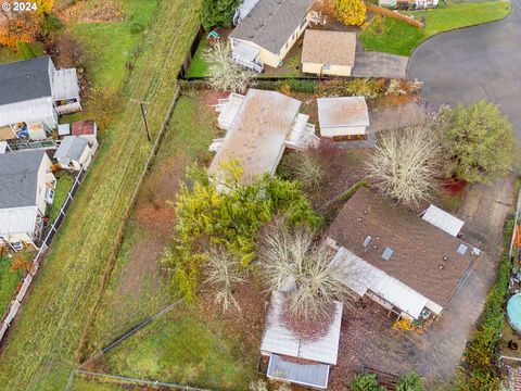 A home in Sutherlin