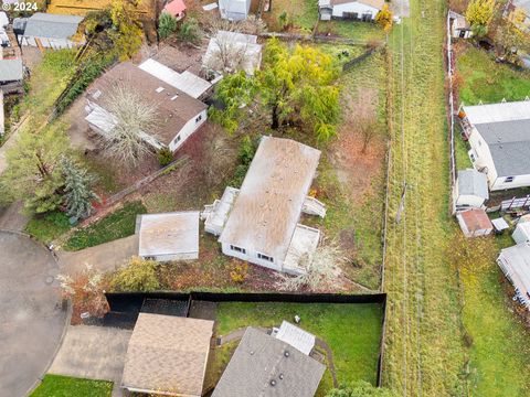 A home in Sutherlin