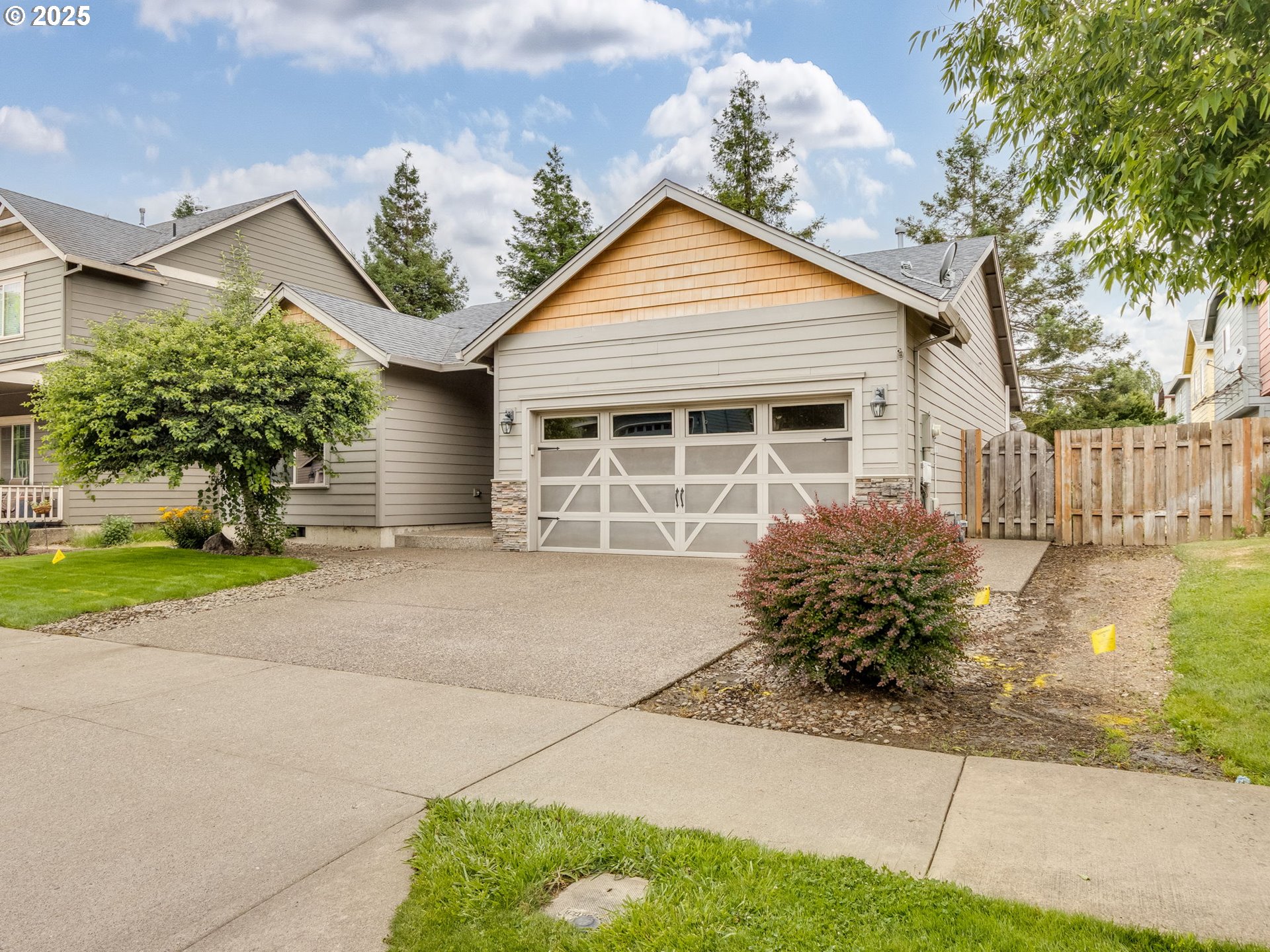 535 S DONNA DR