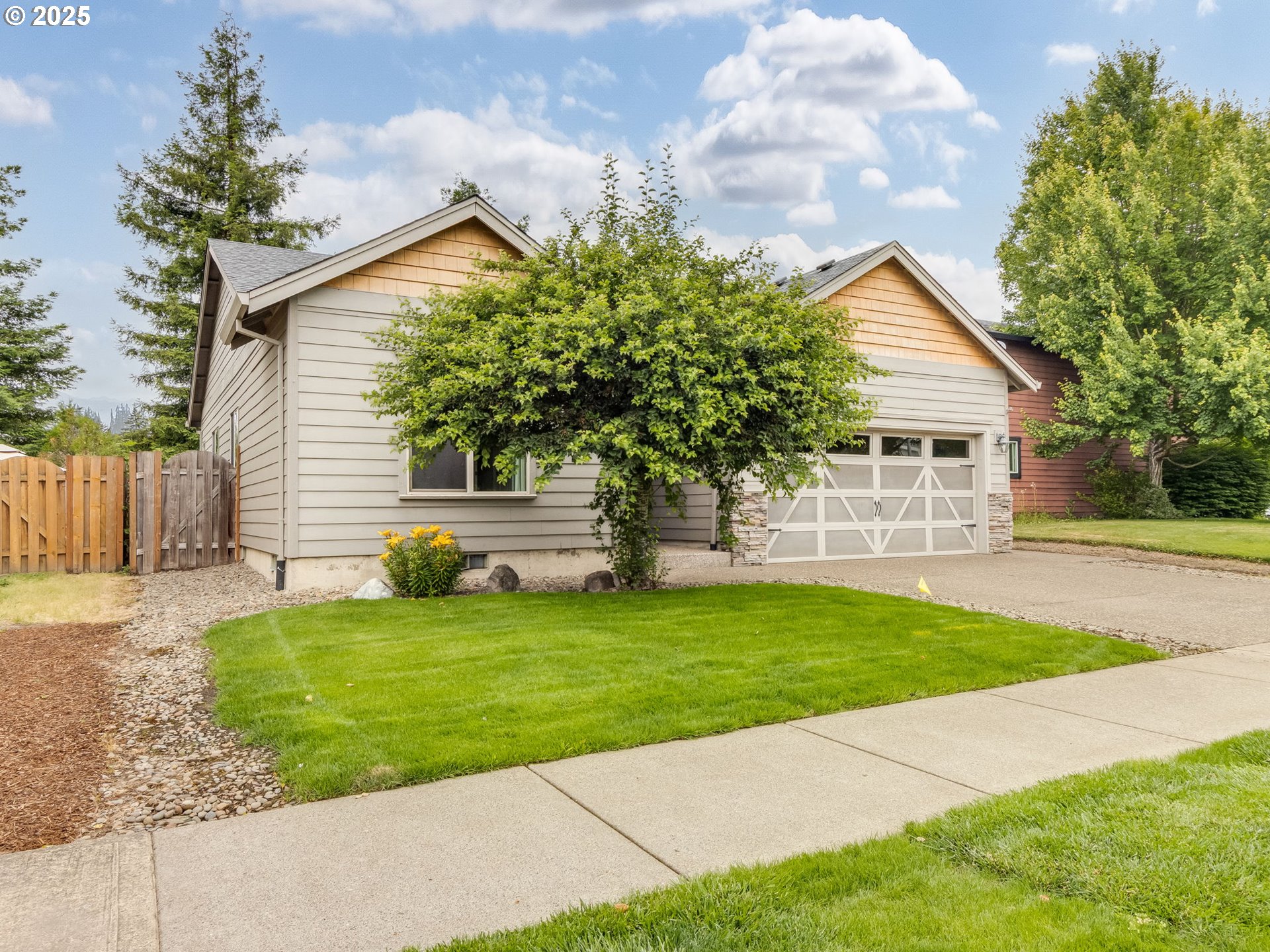 535 S DONNA DR