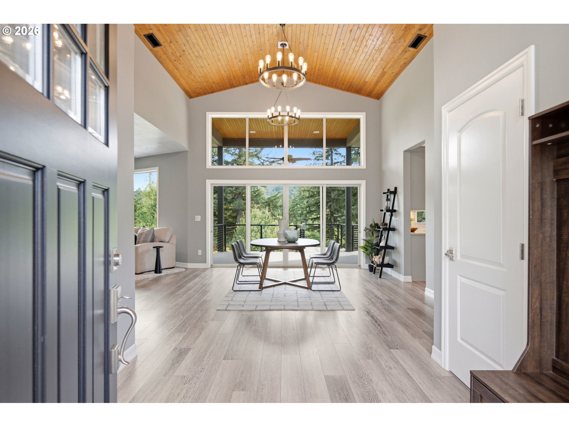 201 THOMPSON DR
