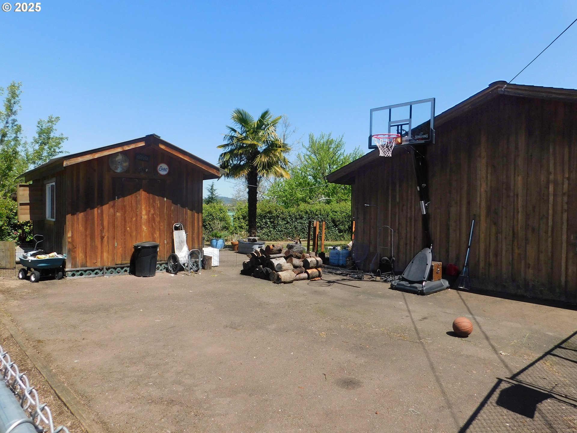 231 NE DARRELL AVE