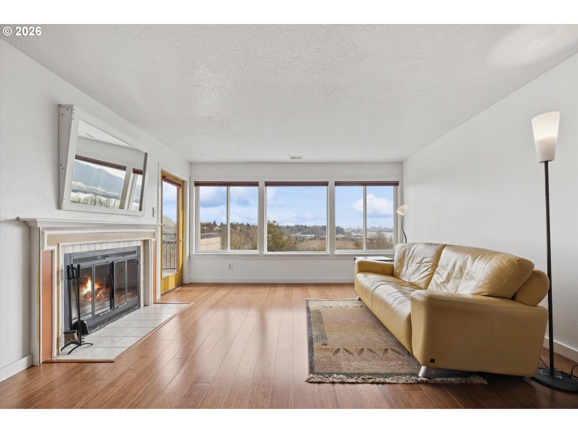 7545 N EDGEWATER AVE