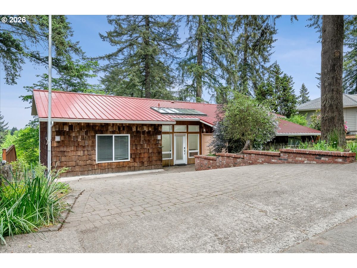 235 SE KEVIN WAY