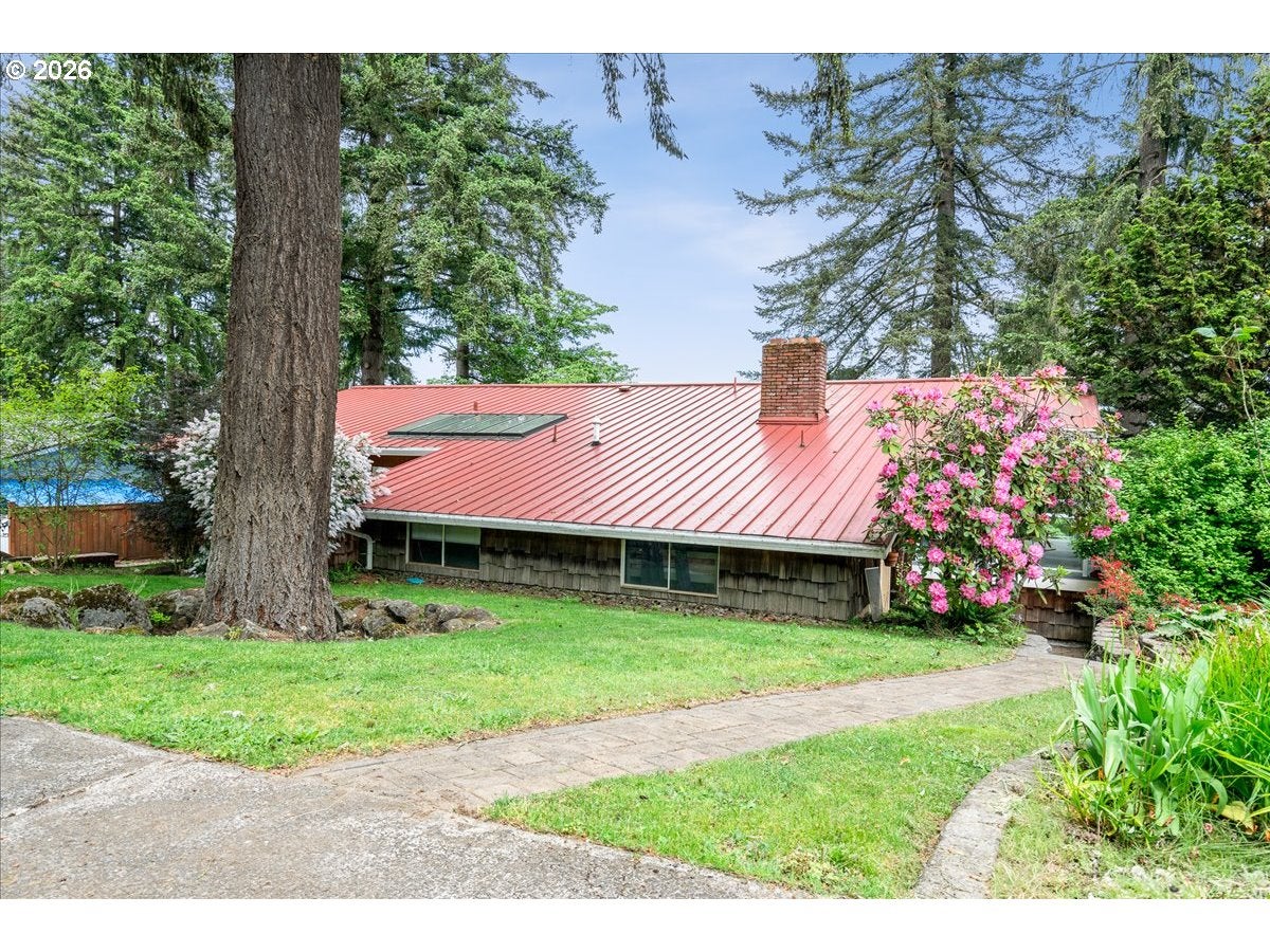 235 SE KEVIN WAY