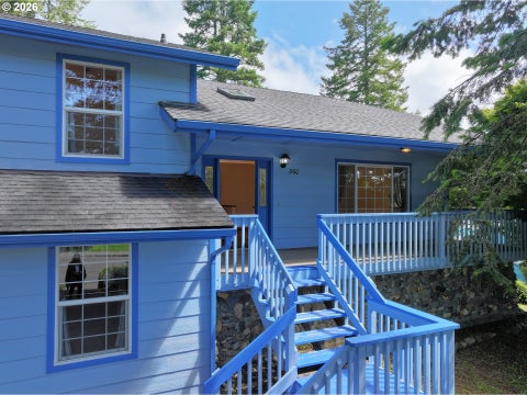 Photo of 860 Jodee Ln, Brookings, OR 97415 (MLS # 212871438)
