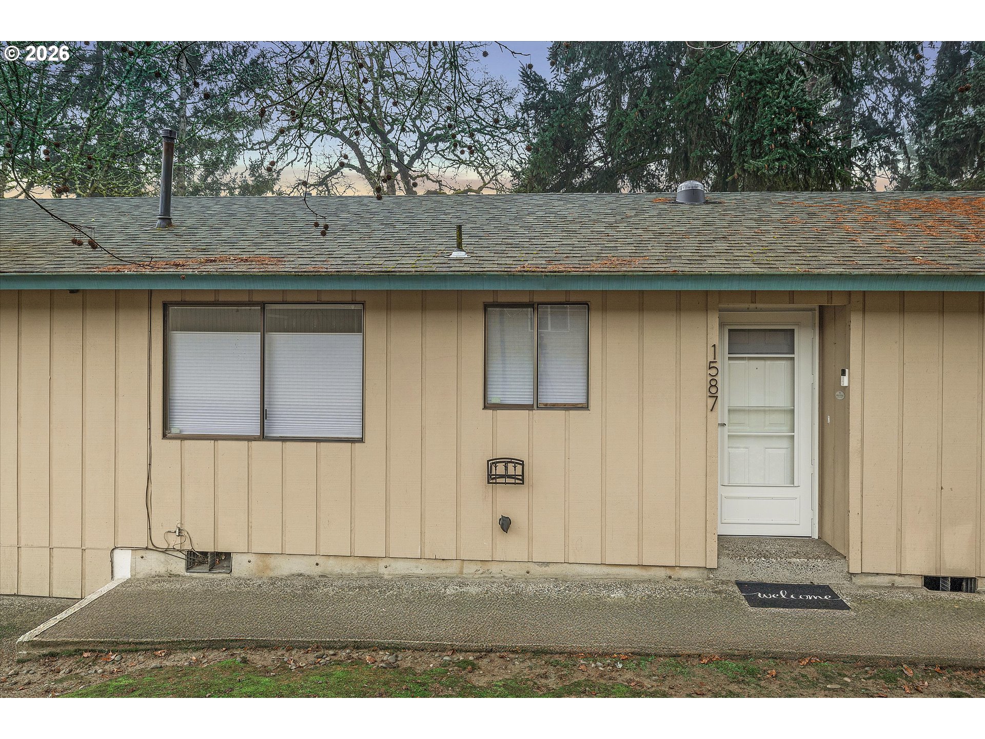 1587 SE OAK GROVE BLVD