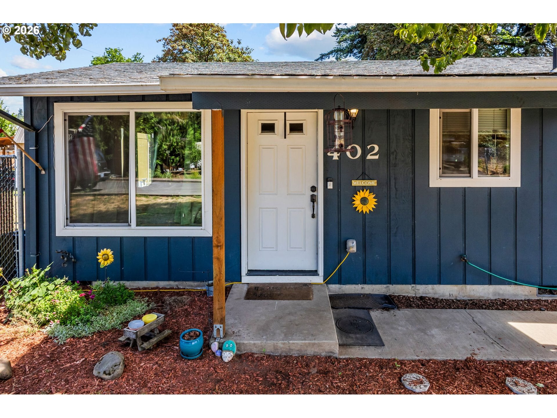 402 SW IVY RD