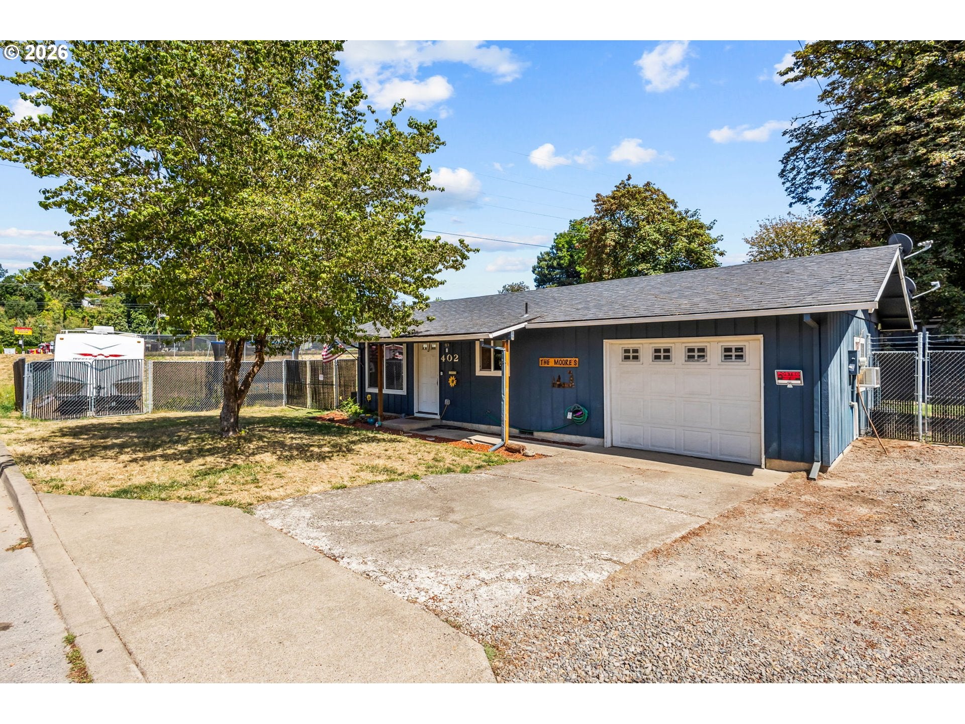 402 SW IVY RD