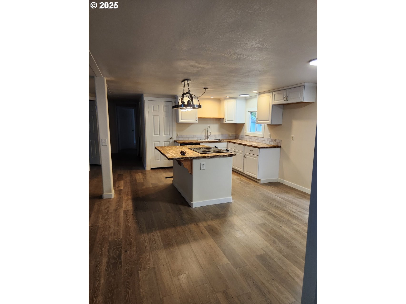 6310 N HIGHWAY 101 16