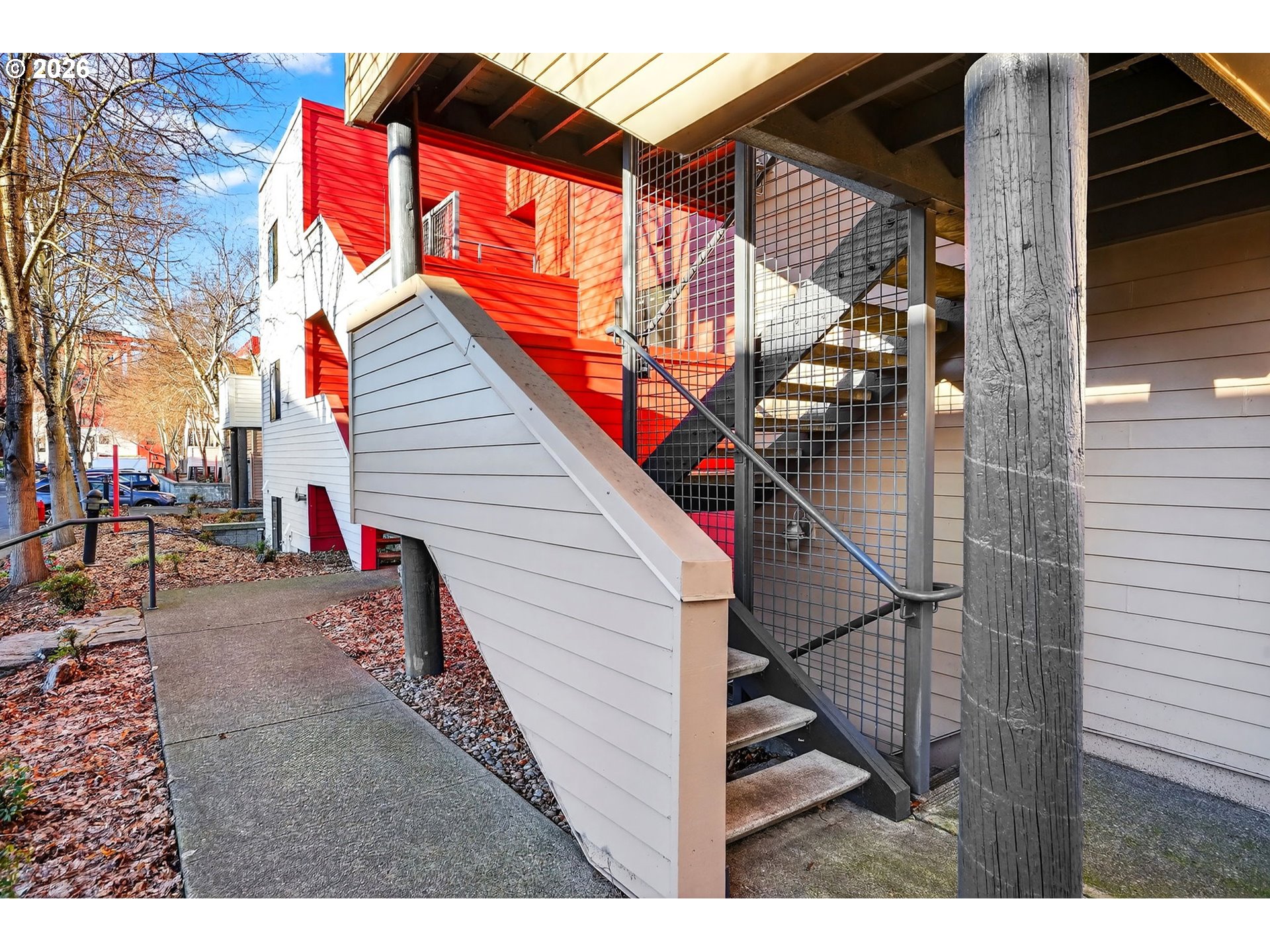 910 NW NAITO PKWY i18