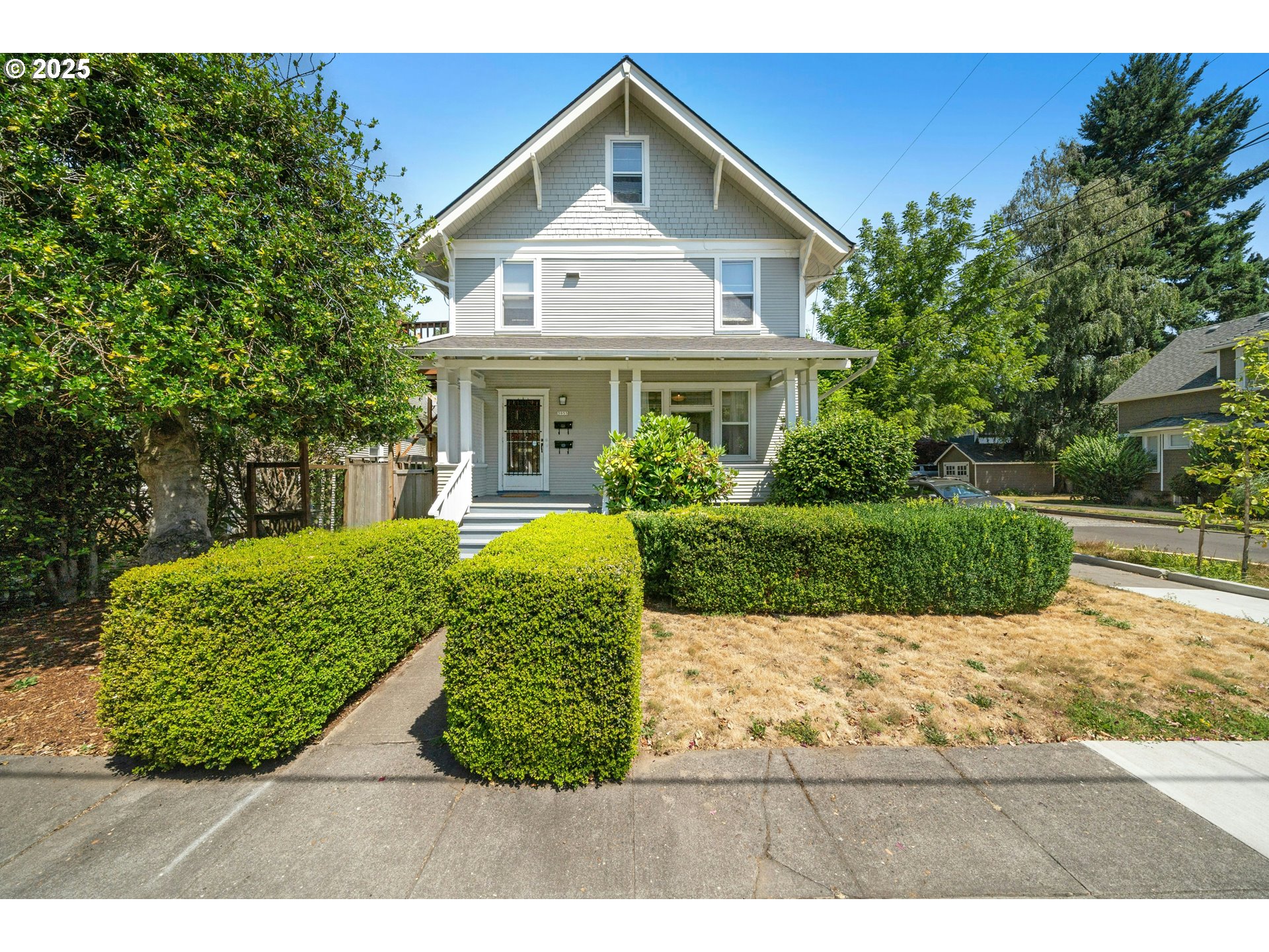 Photo 1 of 36 — 3955 SE MADISON ST, Portland, OR 97214
