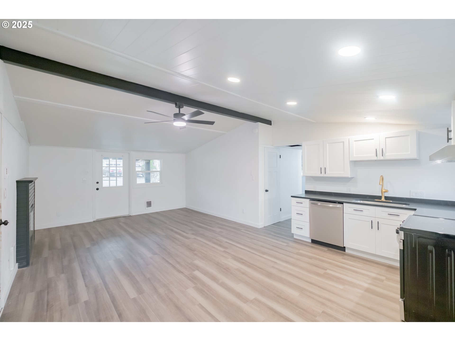 Salem, Oregon 97302, United States, 3 Bedrooms Bedrooms, ,2 BathroomsBathrooms,Residential,Active,255553