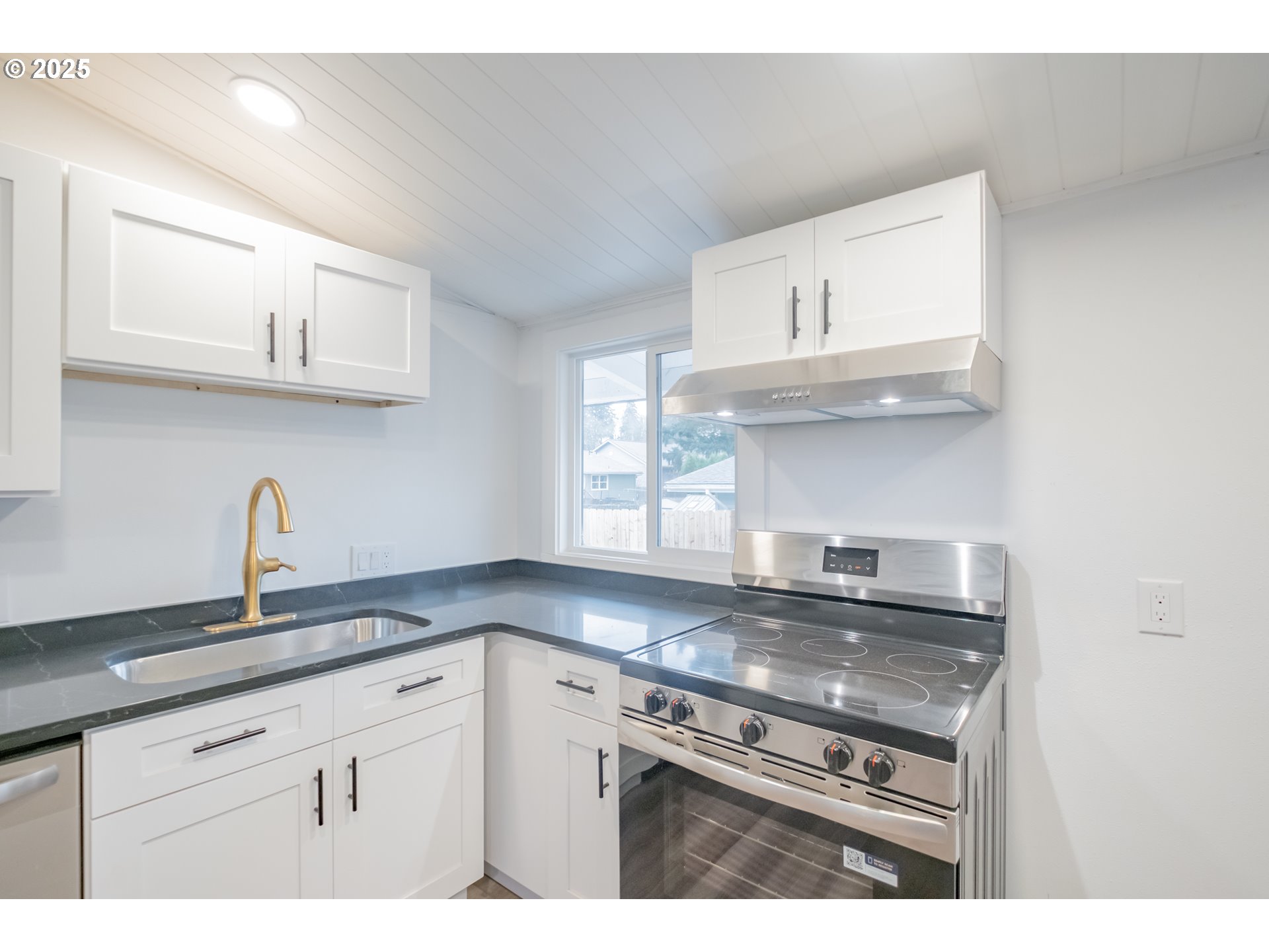 Salem, Oregon 97302, United States, 3 Bedrooms Bedrooms, ,2 BathroomsBathrooms,Residential,Active,255553