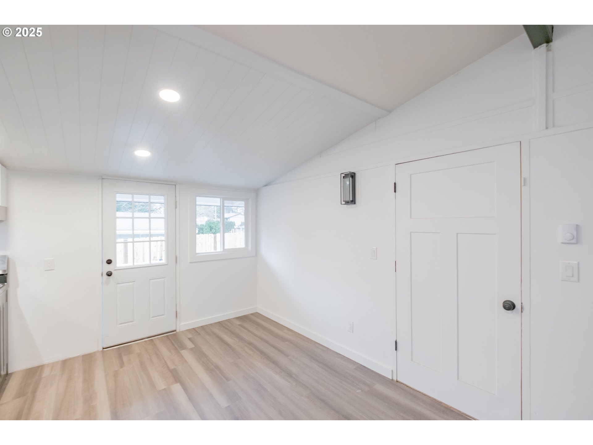 Salem, Oregon 97302, United States, 3 Bedrooms Bedrooms, ,2 BathroomsBathrooms,Residential,Active,255553