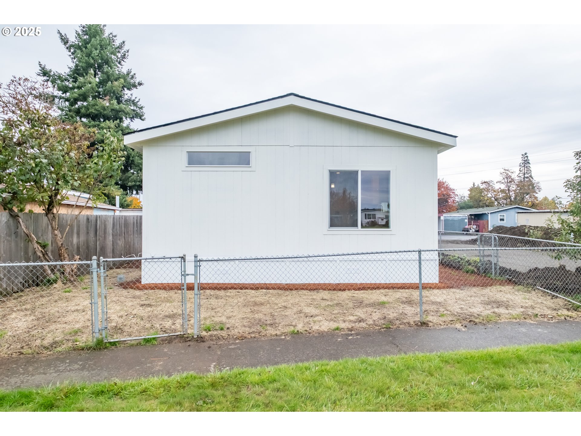 Salem, Oregon 97305, United States, 3 Bedrooms Bedrooms, ,2 BathroomsBathrooms,Residential,Active,229986