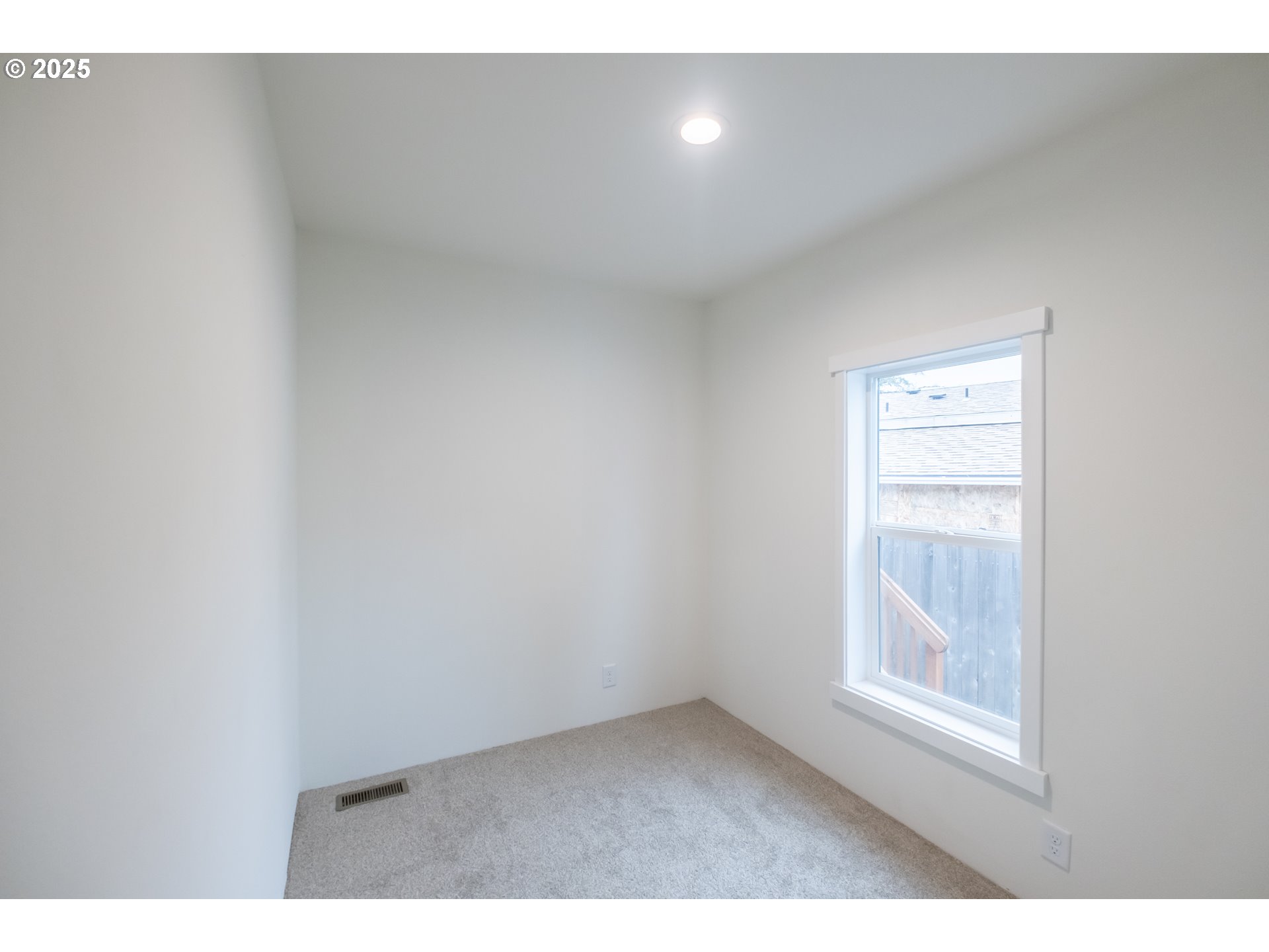 Salem, Oregon 97305, United States, 3 Bedrooms Bedrooms, ,2 BathroomsBathrooms,Residential,Active,229986