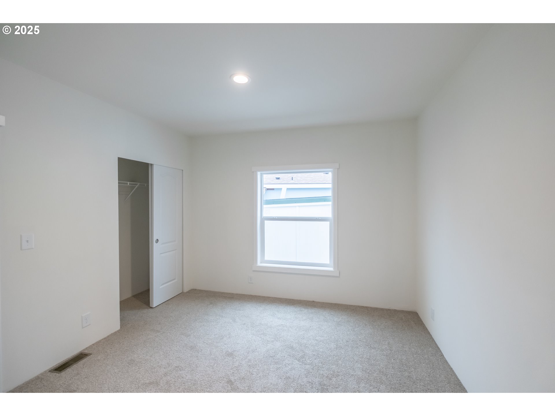 Salem, Oregon 97305, United States, 3 Bedrooms Bedrooms, ,2 BathroomsBathrooms,Residential,Active,229986